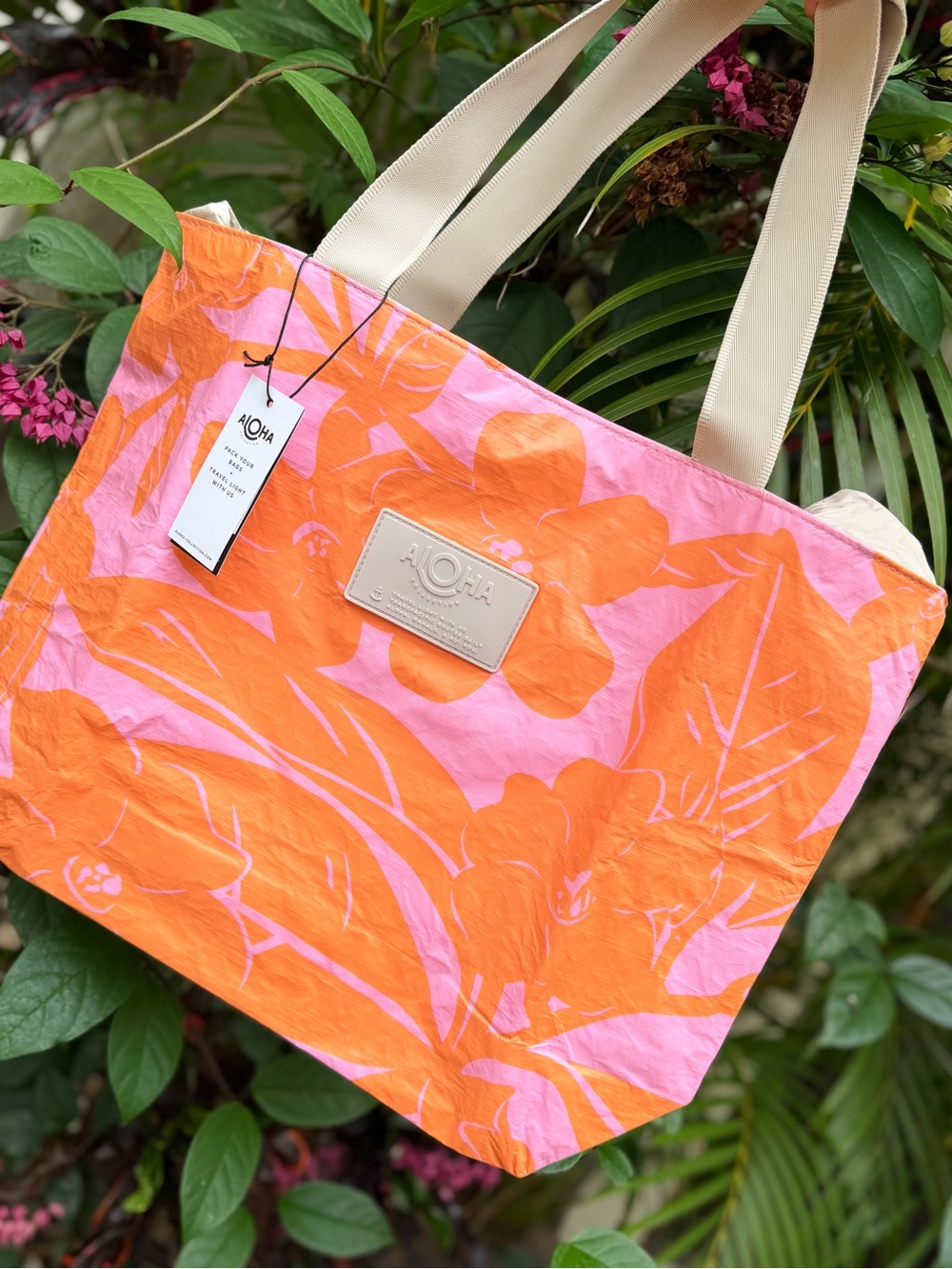 ⭐️🌺 ALOHA COLLECTION 🌺 DAY TRIPPER LEI GARDEN Tote Bag - Picture 7 of 13